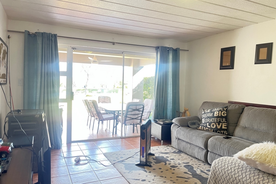 To Let 3 Bedroom Property for Rent in Caribbean Beach Club North West